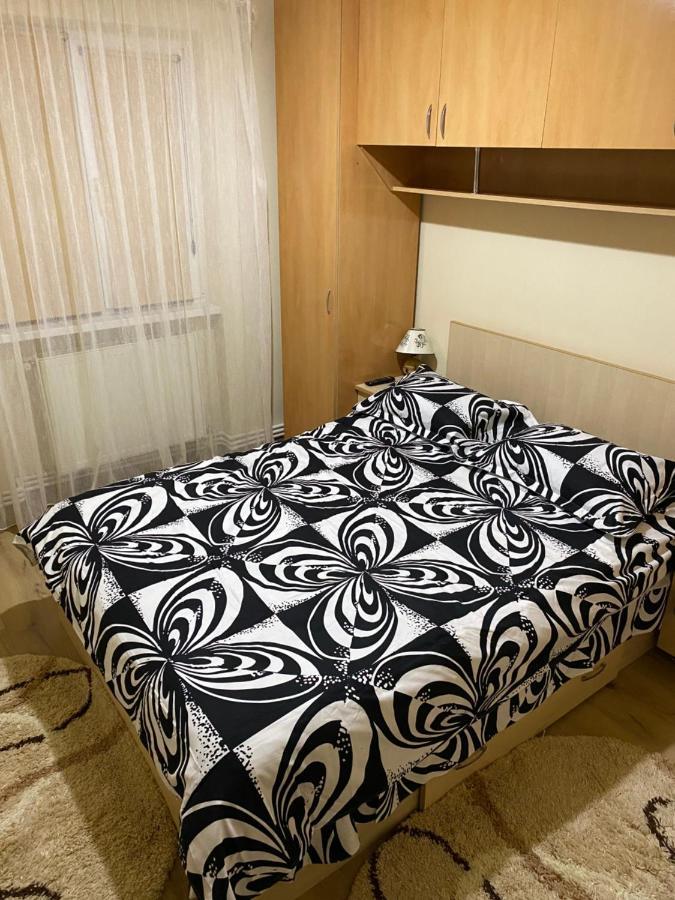 Apartament Regim Hotelier Deva Exteriör bild